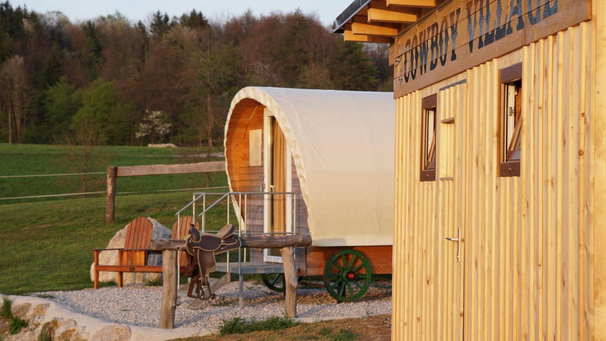 Hotel Cowboy'S Land Visnja Gora Exterior foto