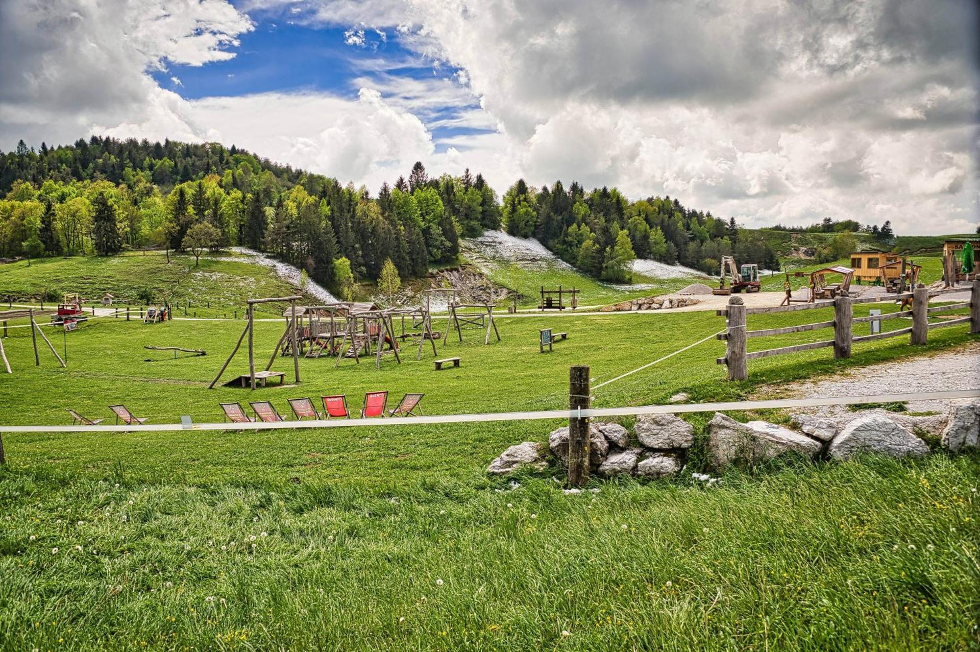 Hotel Cowboy'S Land Visnja Gora Exterior foto