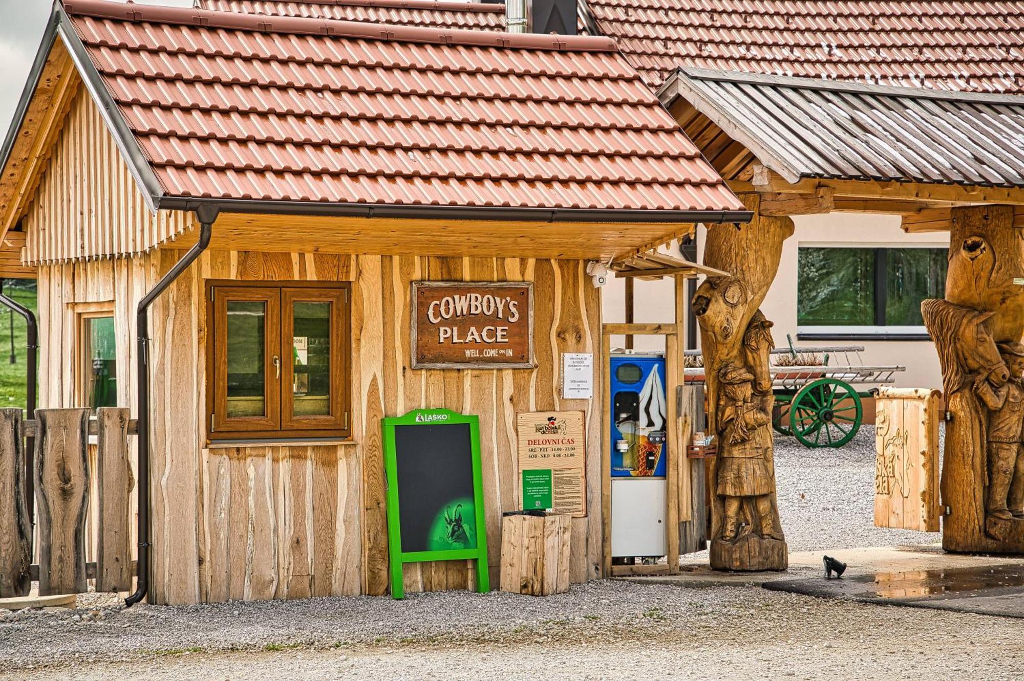 Hotel Cowboy'S Land Visnja Gora Exterior foto