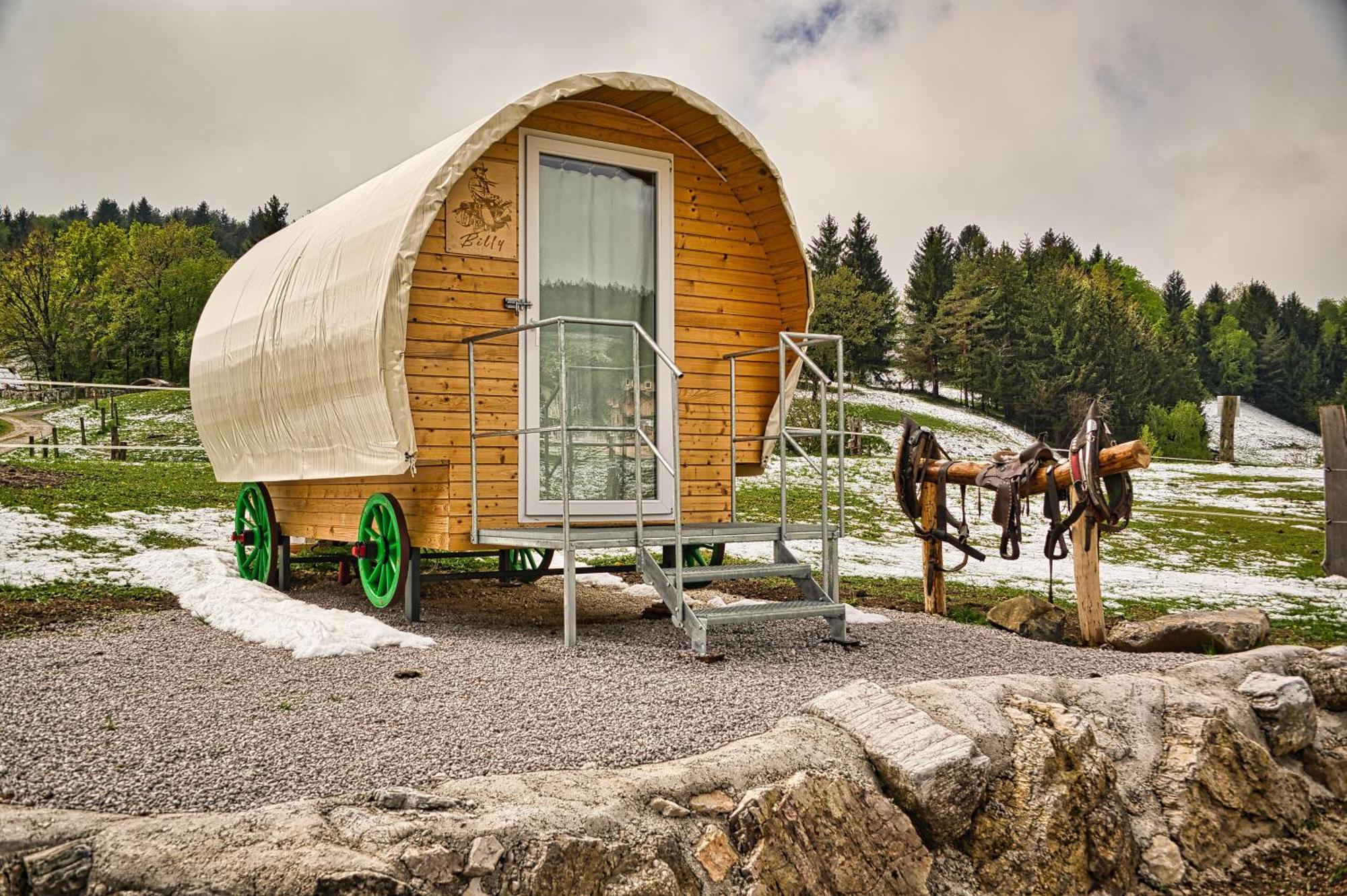 Hotel Cowboy'S Land Visnja Gora Exterior foto