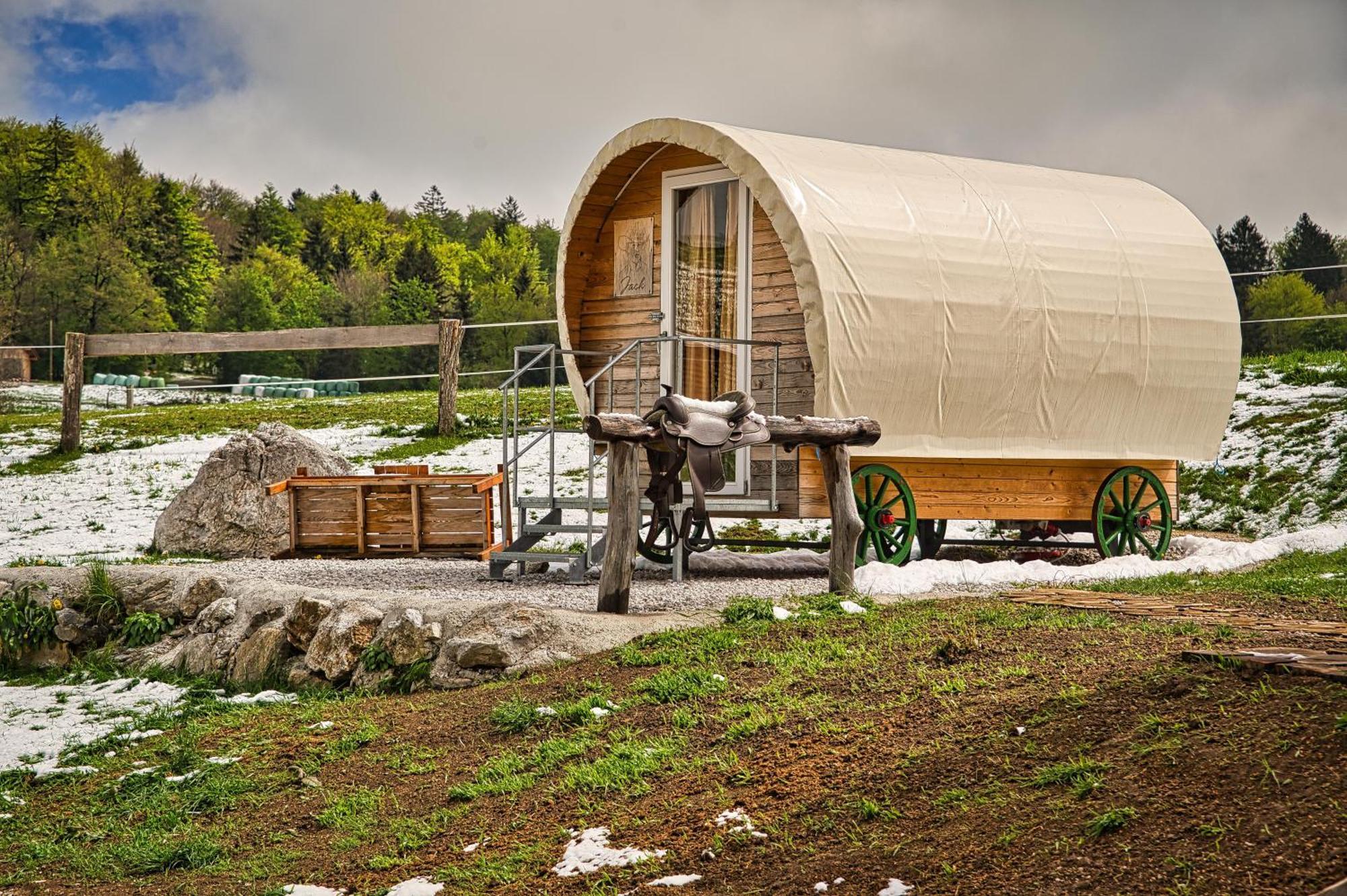 Hotel Cowboy'S Land Visnja Gora Exterior foto