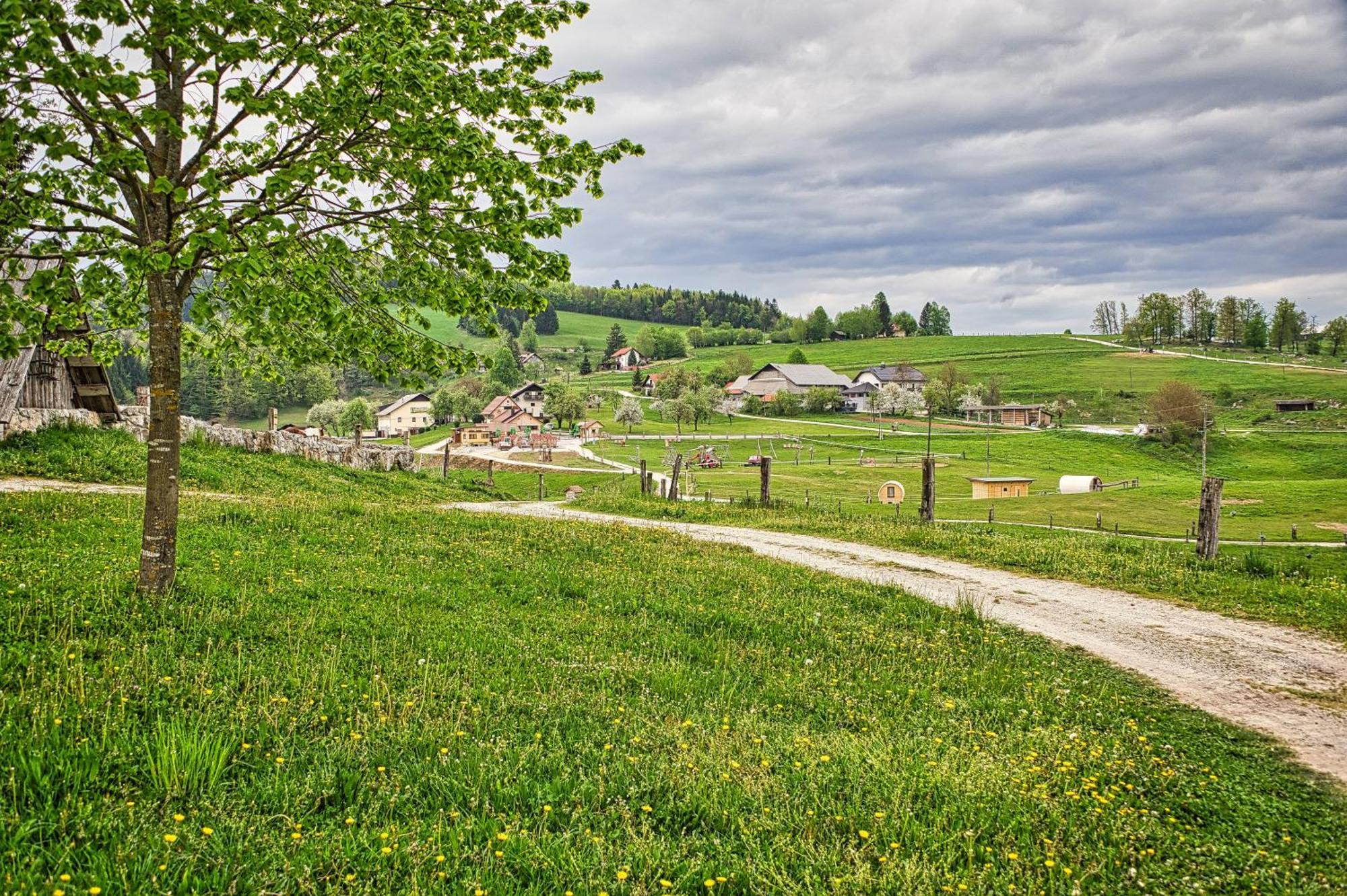 Hotel Cowboy'S Land Visnja Gora Exterior foto