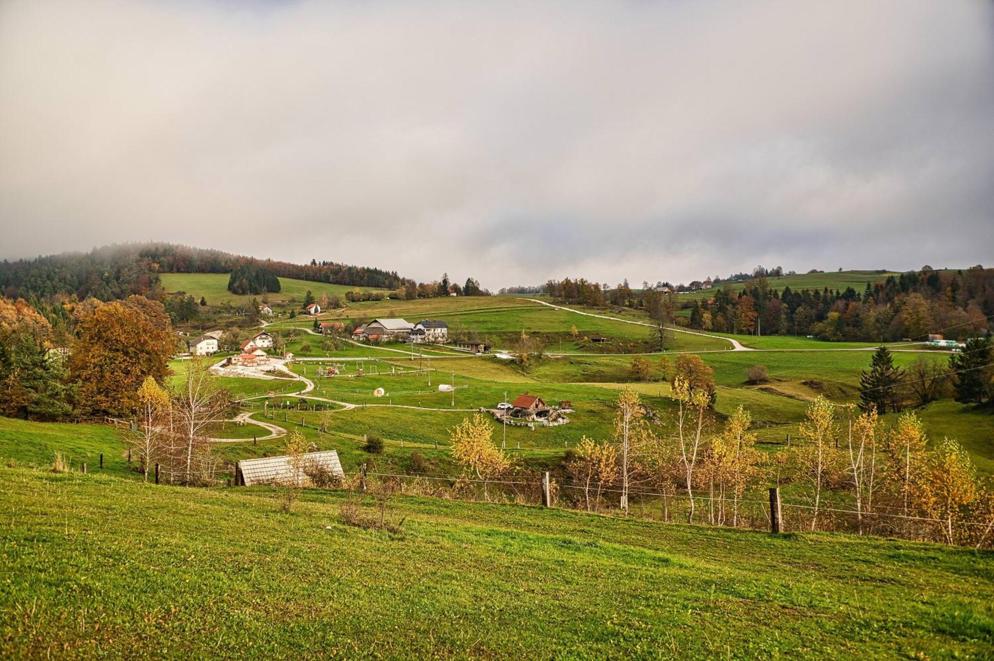 Hotel Cowboy'S Land Visnja Gora Exterior foto