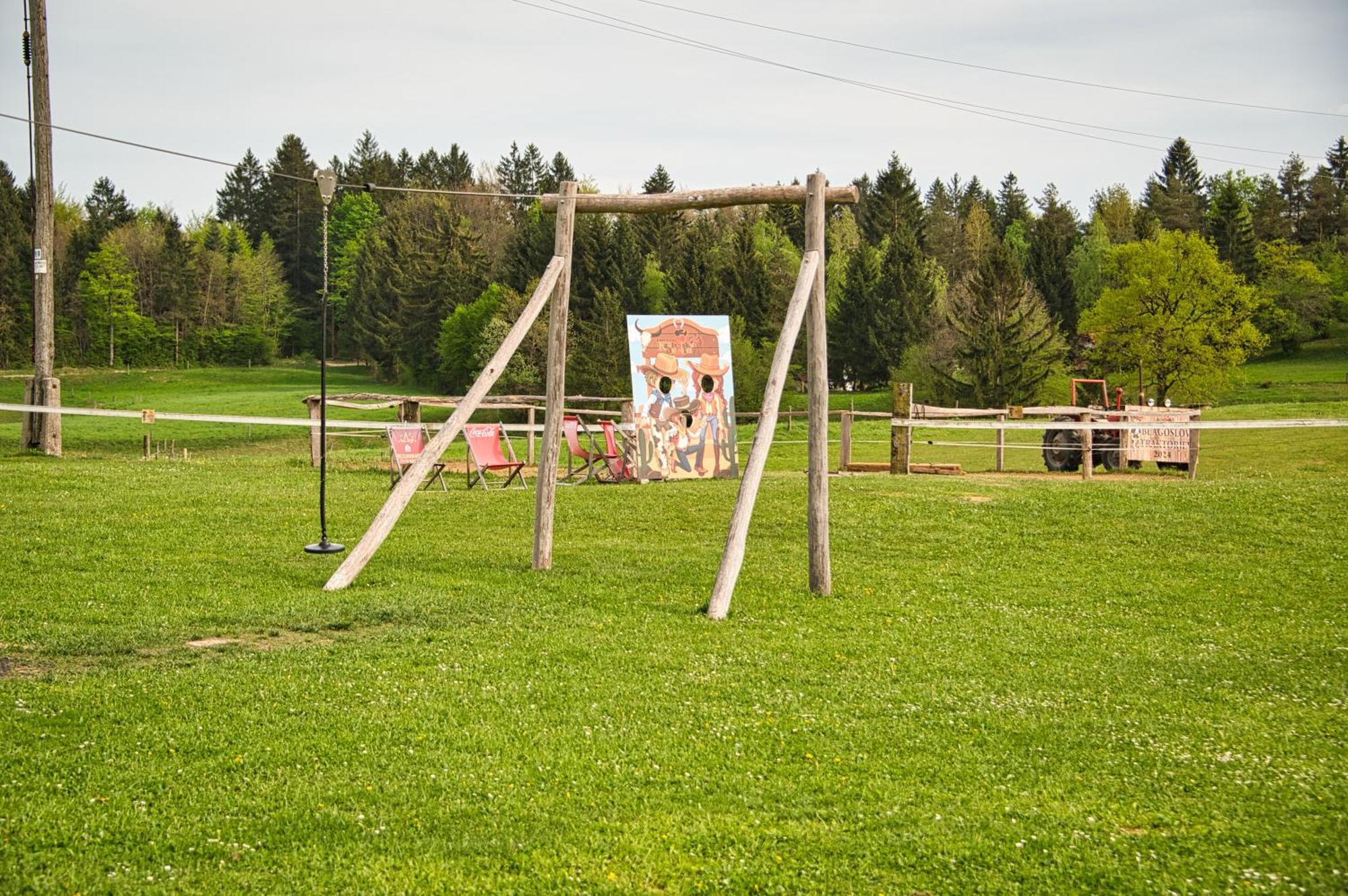 Hotel Cowboy'S Land Visnja Gora Exterior foto