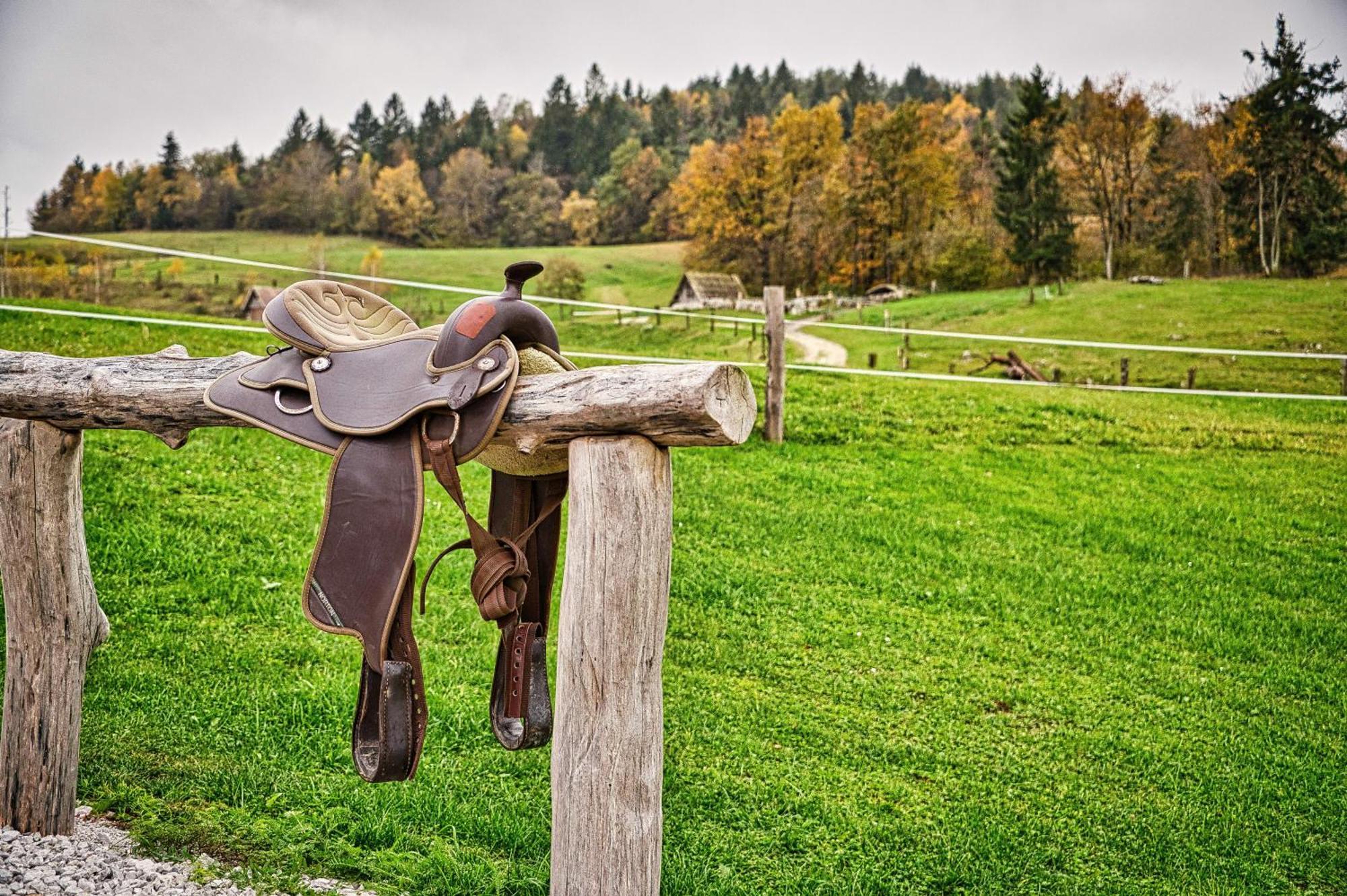 Hotel Cowboy'S Land Visnja Gora Exterior foto